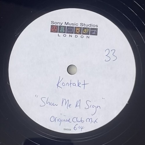 Kontakt show a sign - -, me